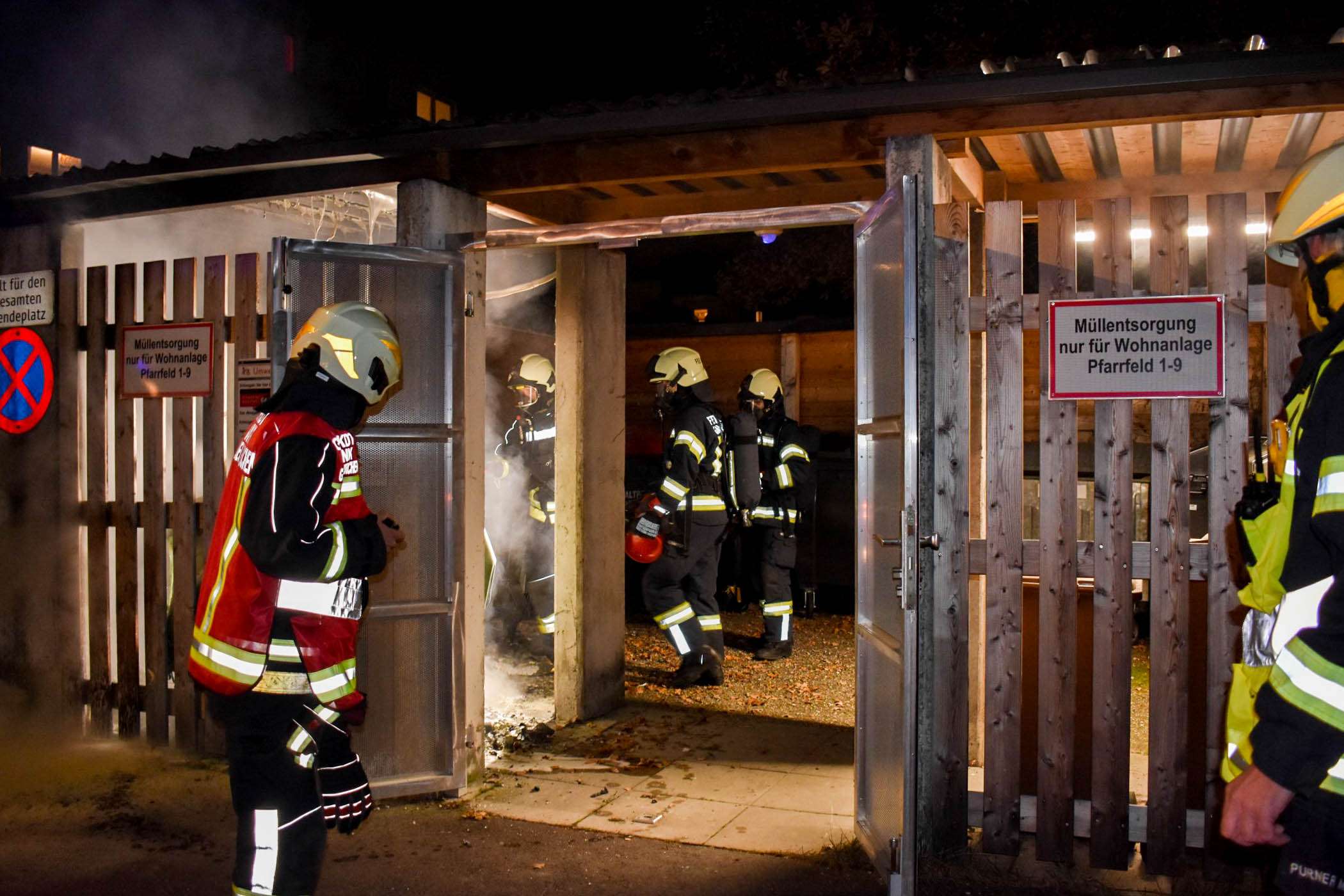 Containerbrand im Pfarrfeld