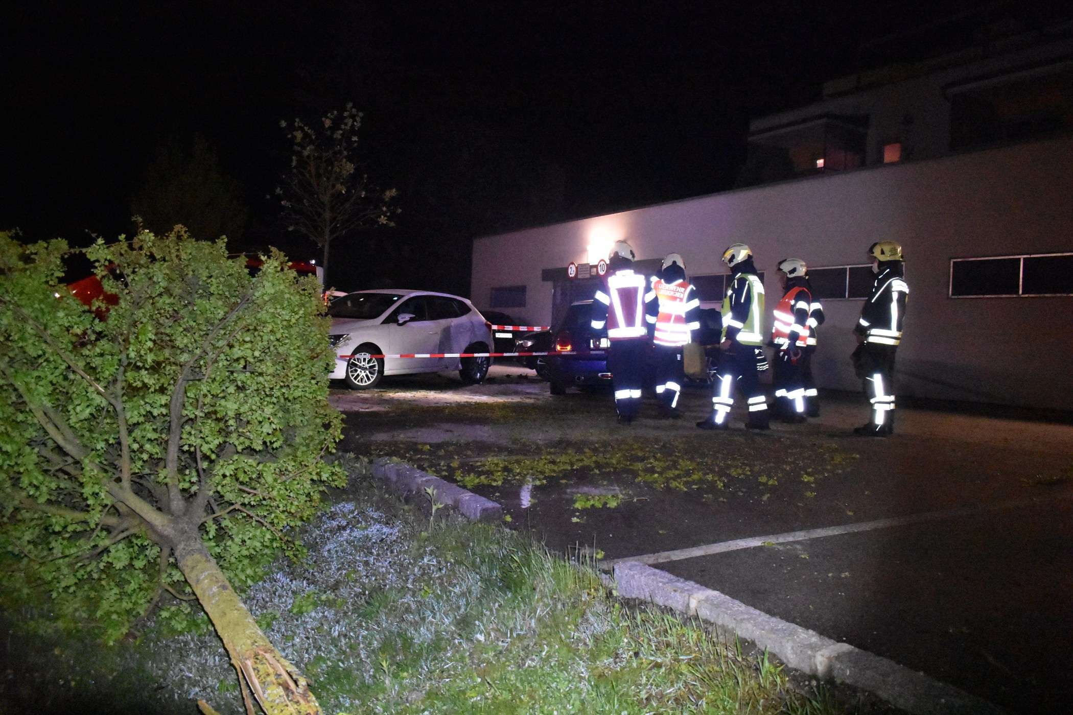 Verkehrsunfall mit mehreren beteiligten Fahrzeugen