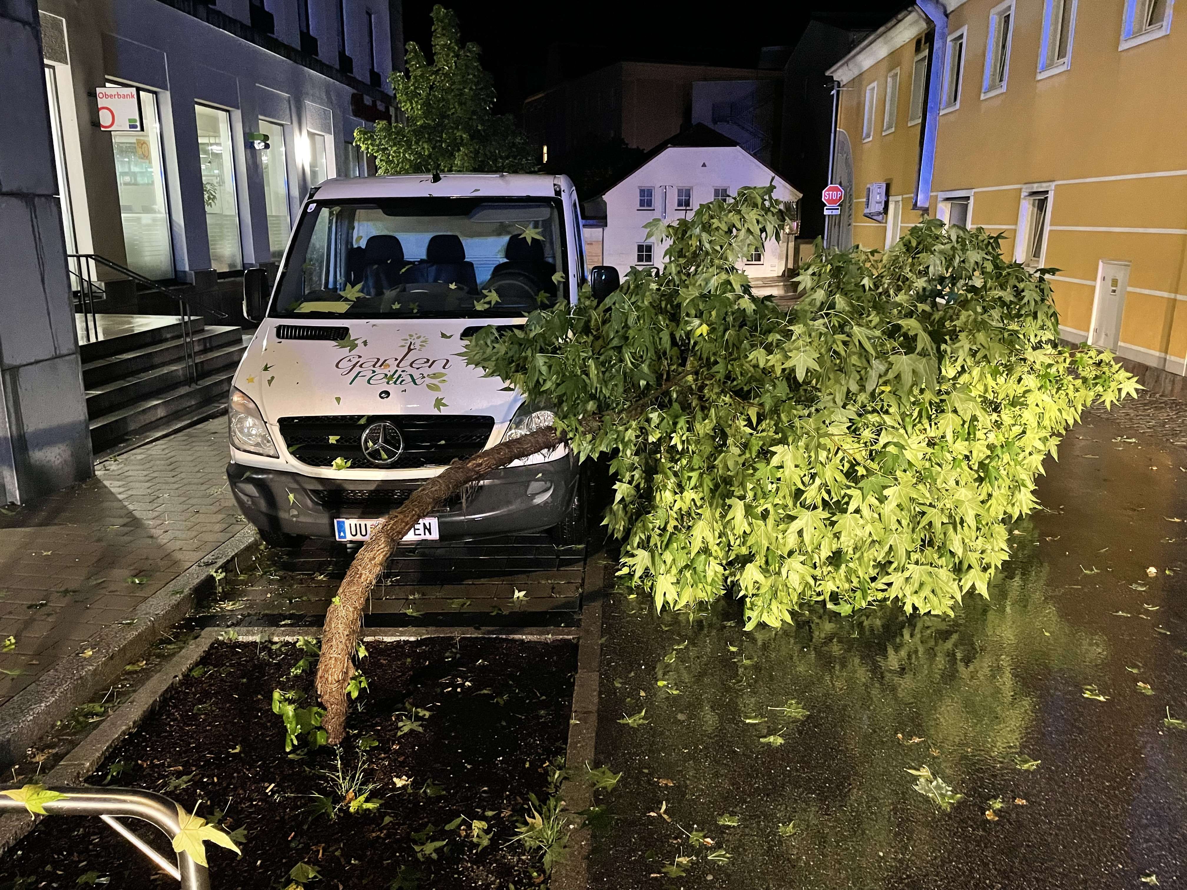 Unwetterereignis fordert Feuerwehren in Oberösterreich