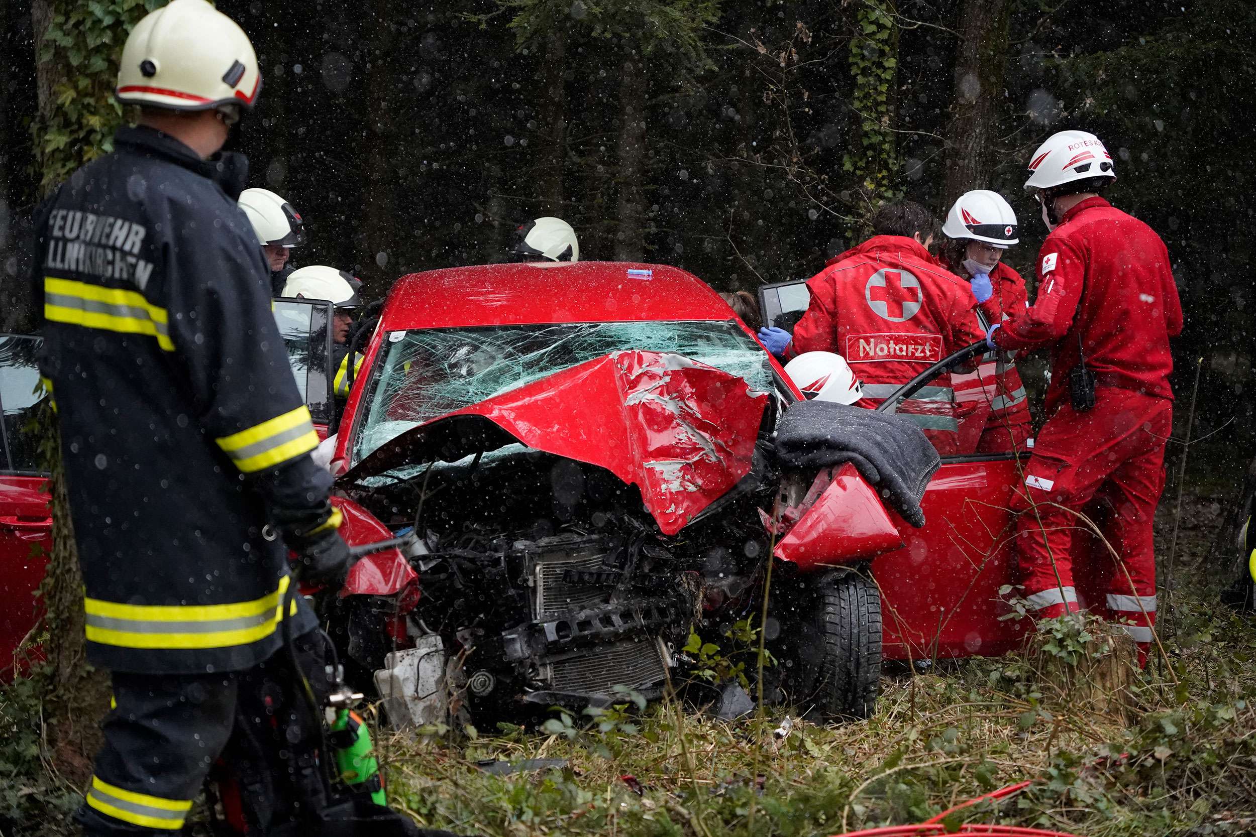 Eingeklemmte Person bei Verkehrsunfall in Gallneukirchen