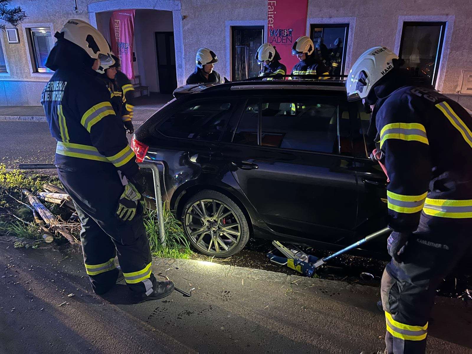 Verkehrsunfall Aufräumarbeiten