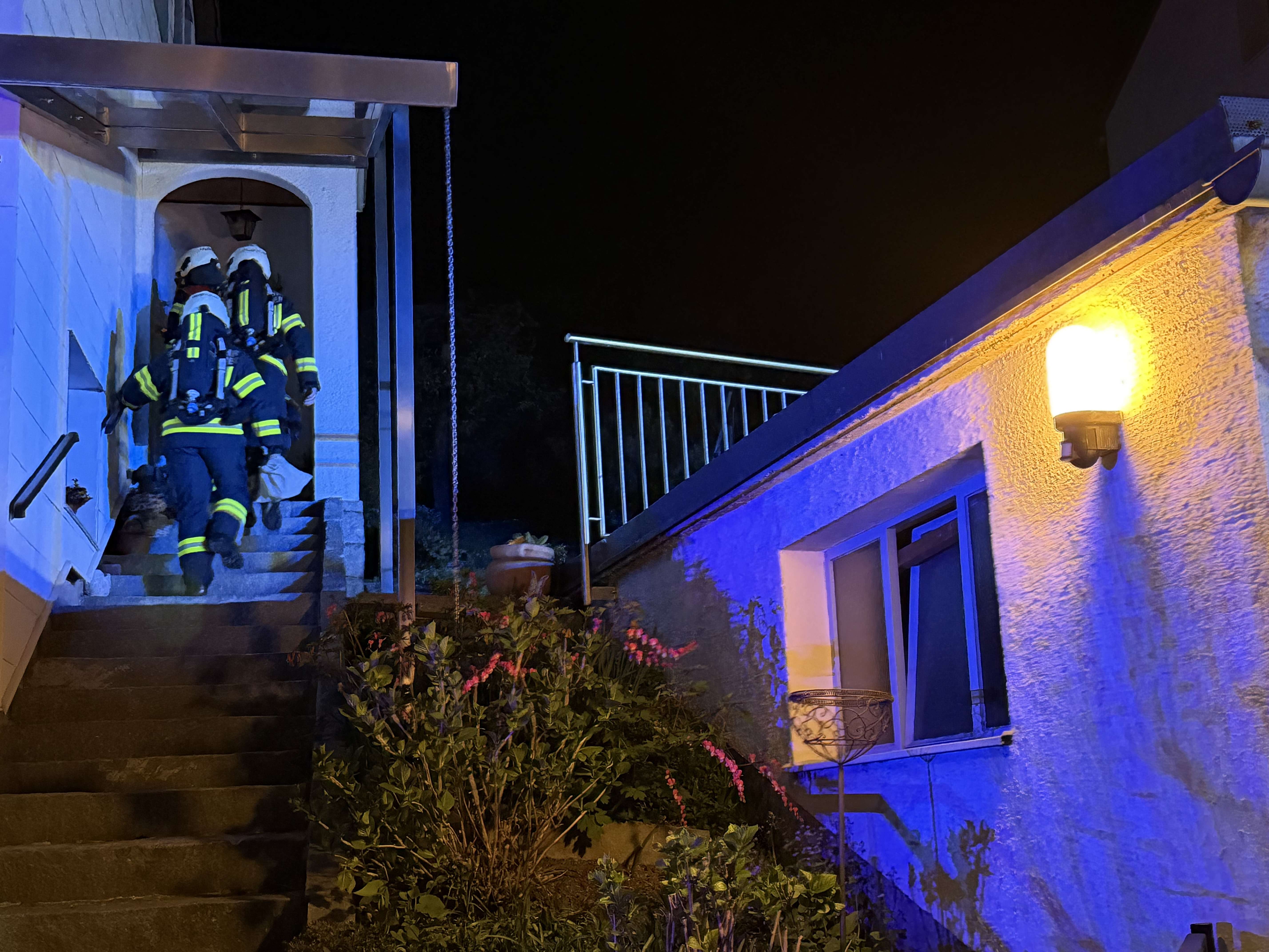 Kohlenmonoxidaustritt in einem Wohnhaus