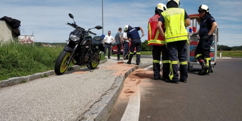 Ölspur nach Motorrad-Unfall